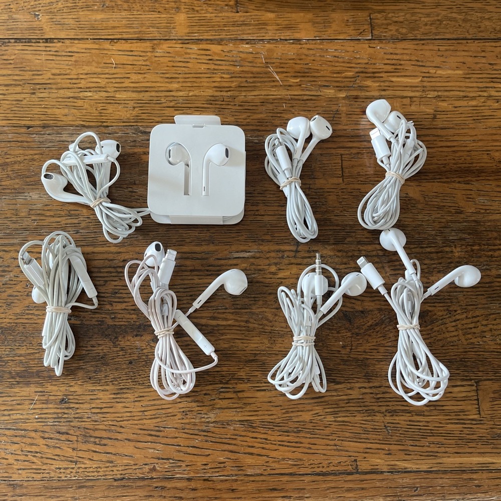 Lot Of 8 Wired Earbuds for Apple All Working 7 Preowned 1 Brand New White